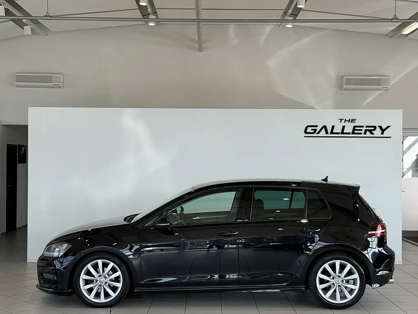 Volkswagen Golf Sport 1,6 TDI DSG*R-Line*Bi-Xenon*Massage*Navi Noir - 1