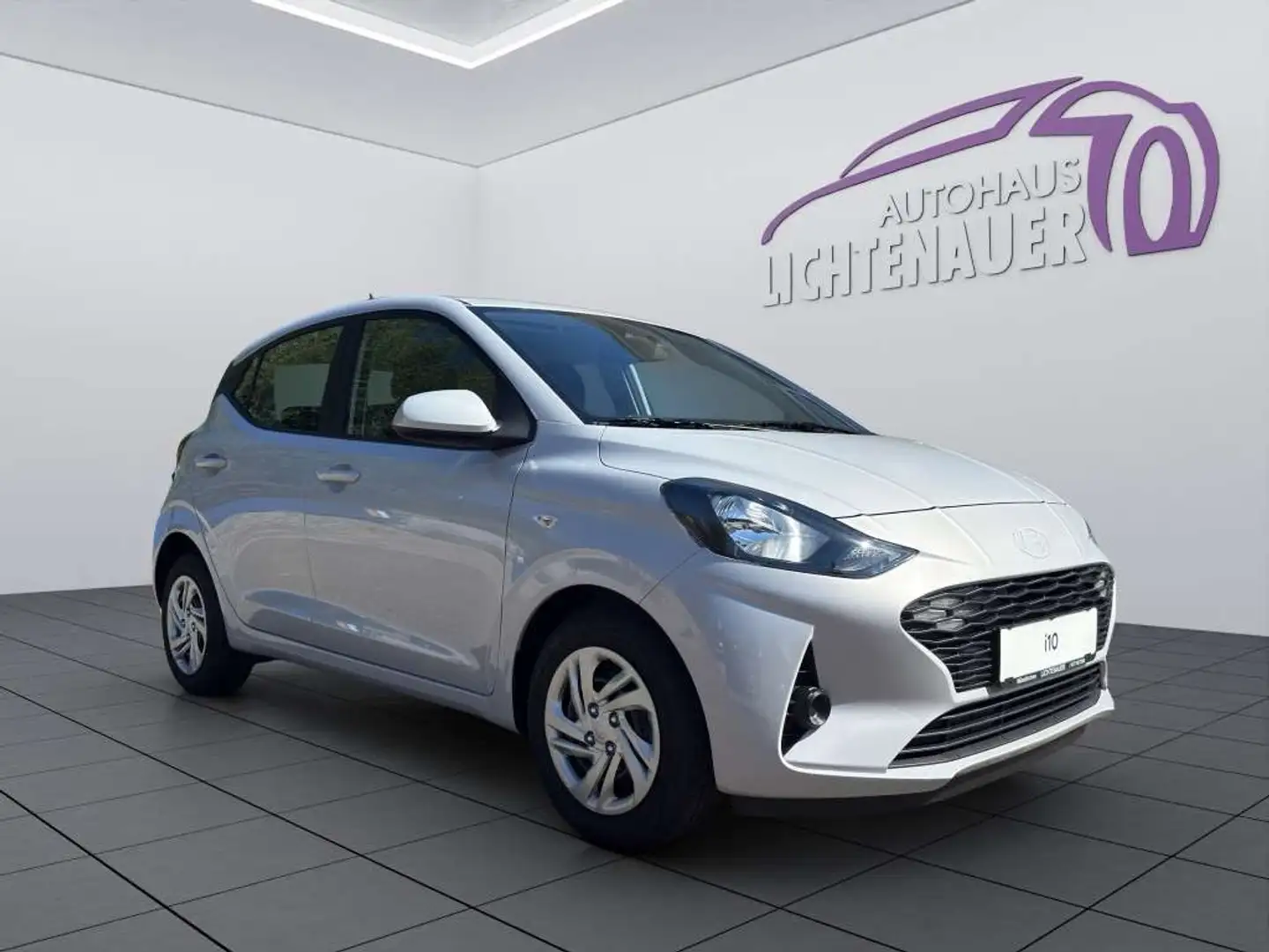 Hyundai i10 1,0 GO Grau - 2