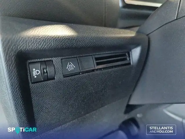 Citroen C4 view 13