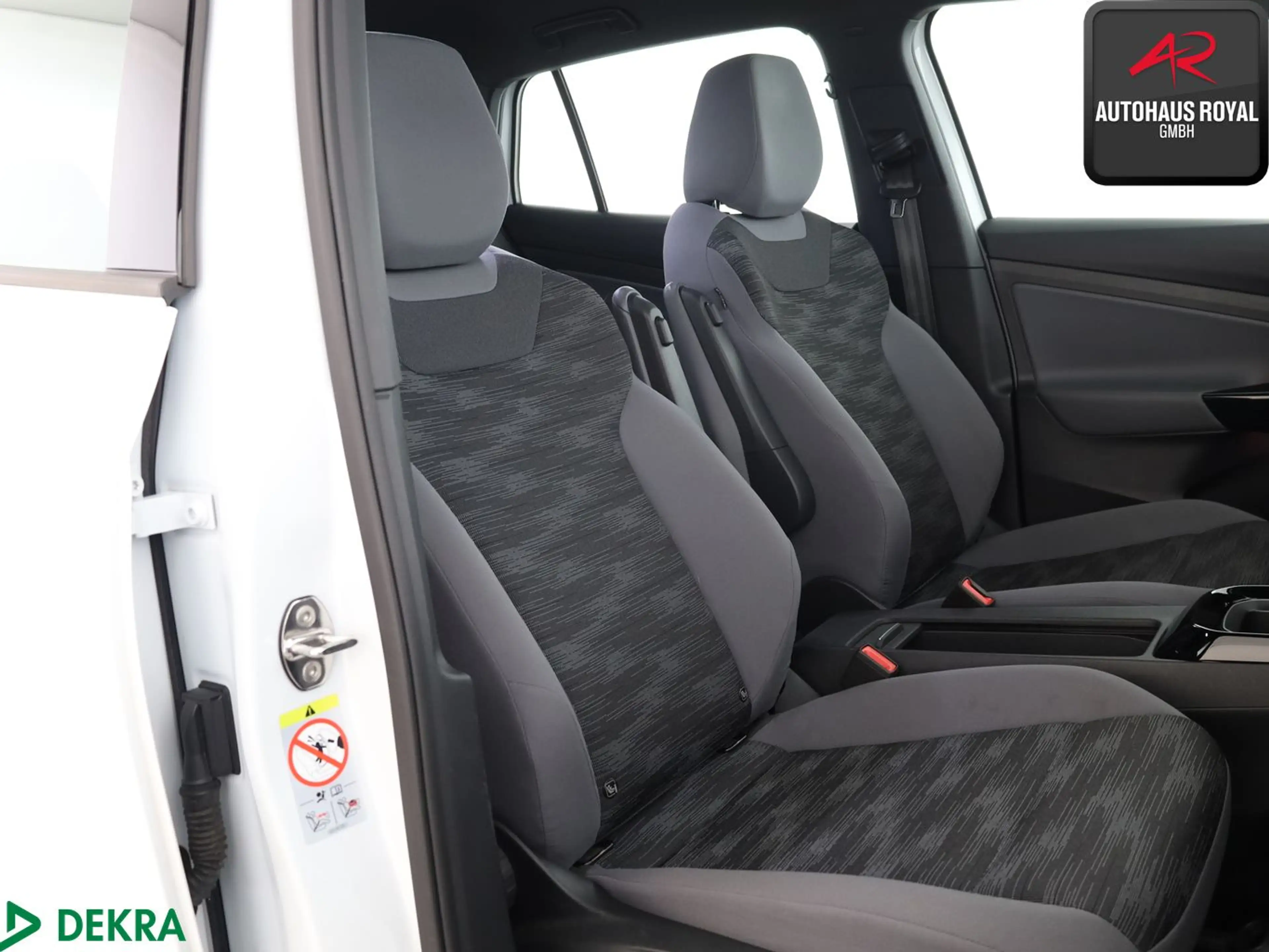 Volkswagen ID.4 PURE PERFORMANCE KEYLESS,KAMERA,CARPLAY,1HD — photo 11
