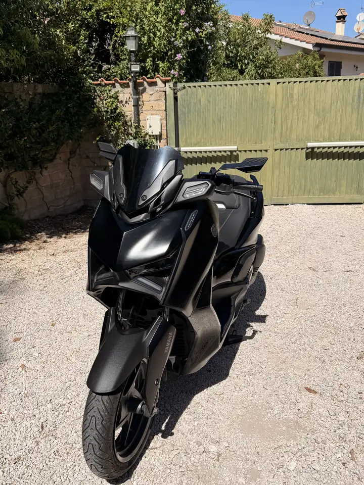 Yamaha X-Max 300