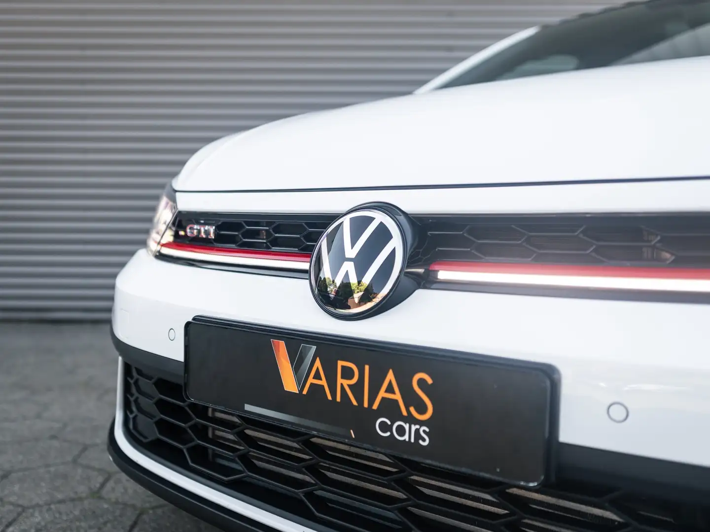 Volkswagen Polo GTI 2.0 TSI Pano Beats Navi Cruise Camera VOL! Wit - 2