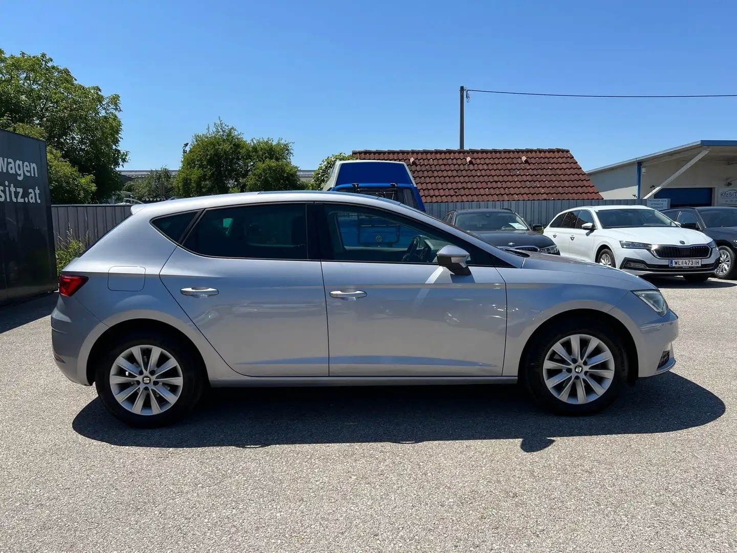 SEAT Leon Style 1,6 TDI DSG | ALCANTARA/SCHIEBEDACH Silber - 2