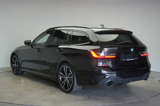 BMW 3 Series view 6