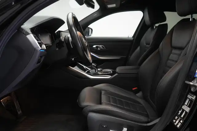 BMW 3 Series view 11