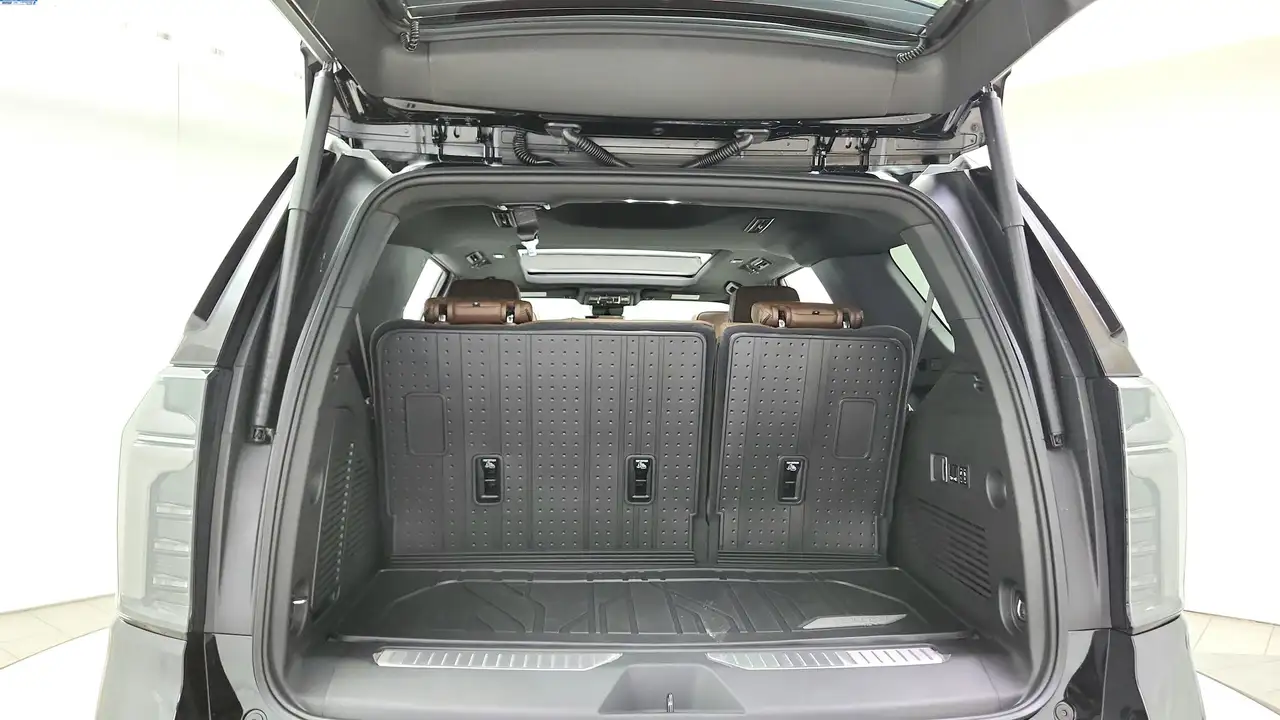 Chevrolet Tahoe снимка Chevrolet Tahoe