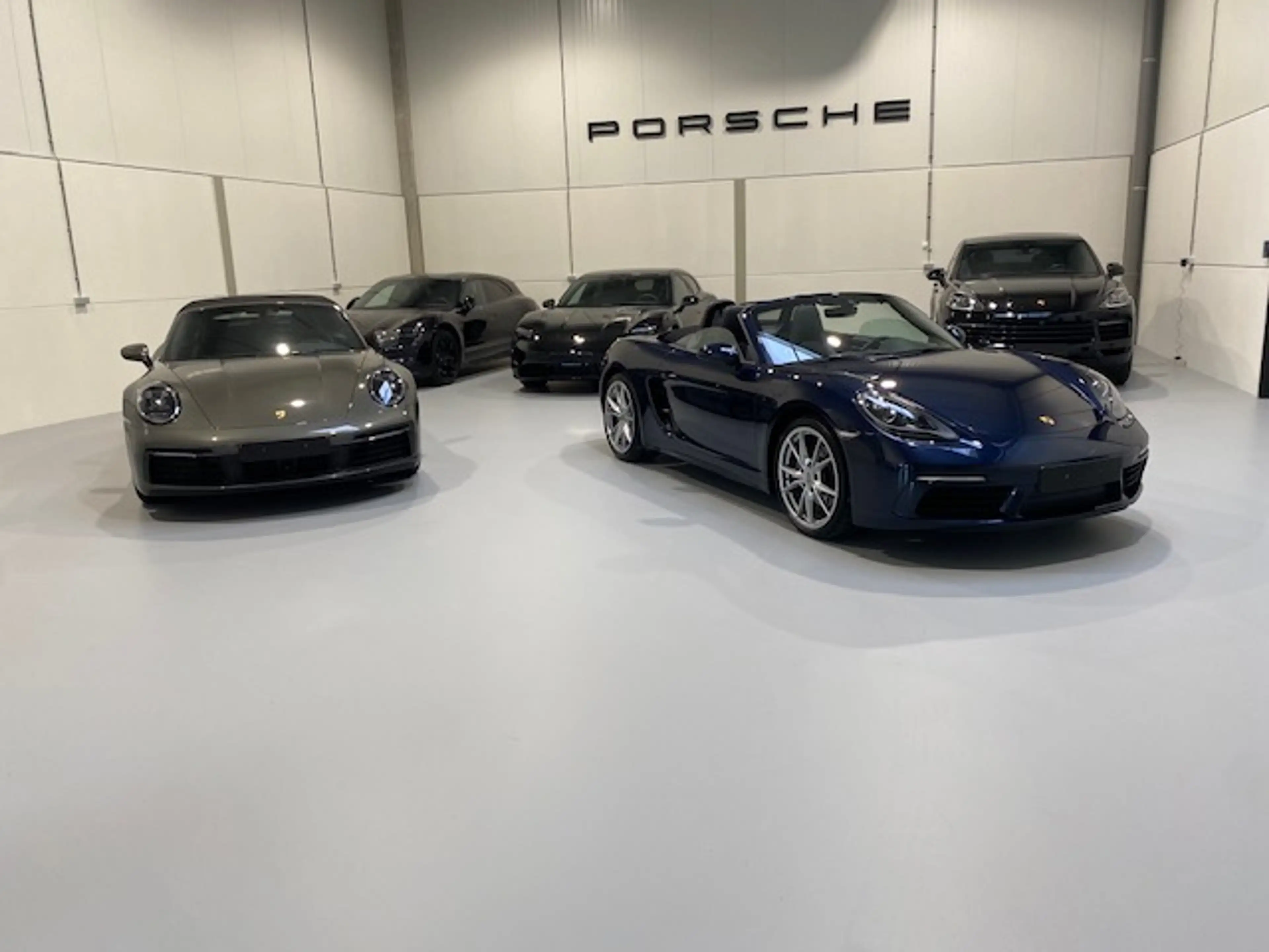 Porsche 991 991.2 Carrera 4S Cabrio Volleder/Sportuitlaat/18-weg/Classic 20"/Exclusive options — photo 6