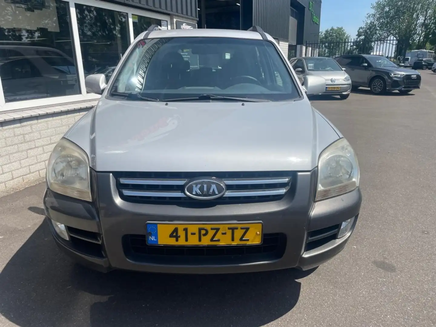 Kia Sportage 2.0 CVVT ADVENT. 4WD Trekhaak Clima Cruise Navi Grijs - 2