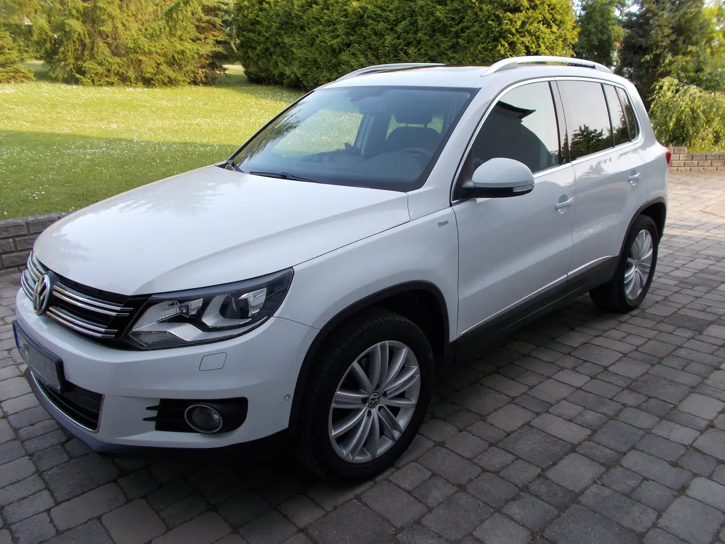 Volkswagen Tiguan Tiguan 2.0 TDI DPF 4Motion BlueMotion Technology C Weiß - 1