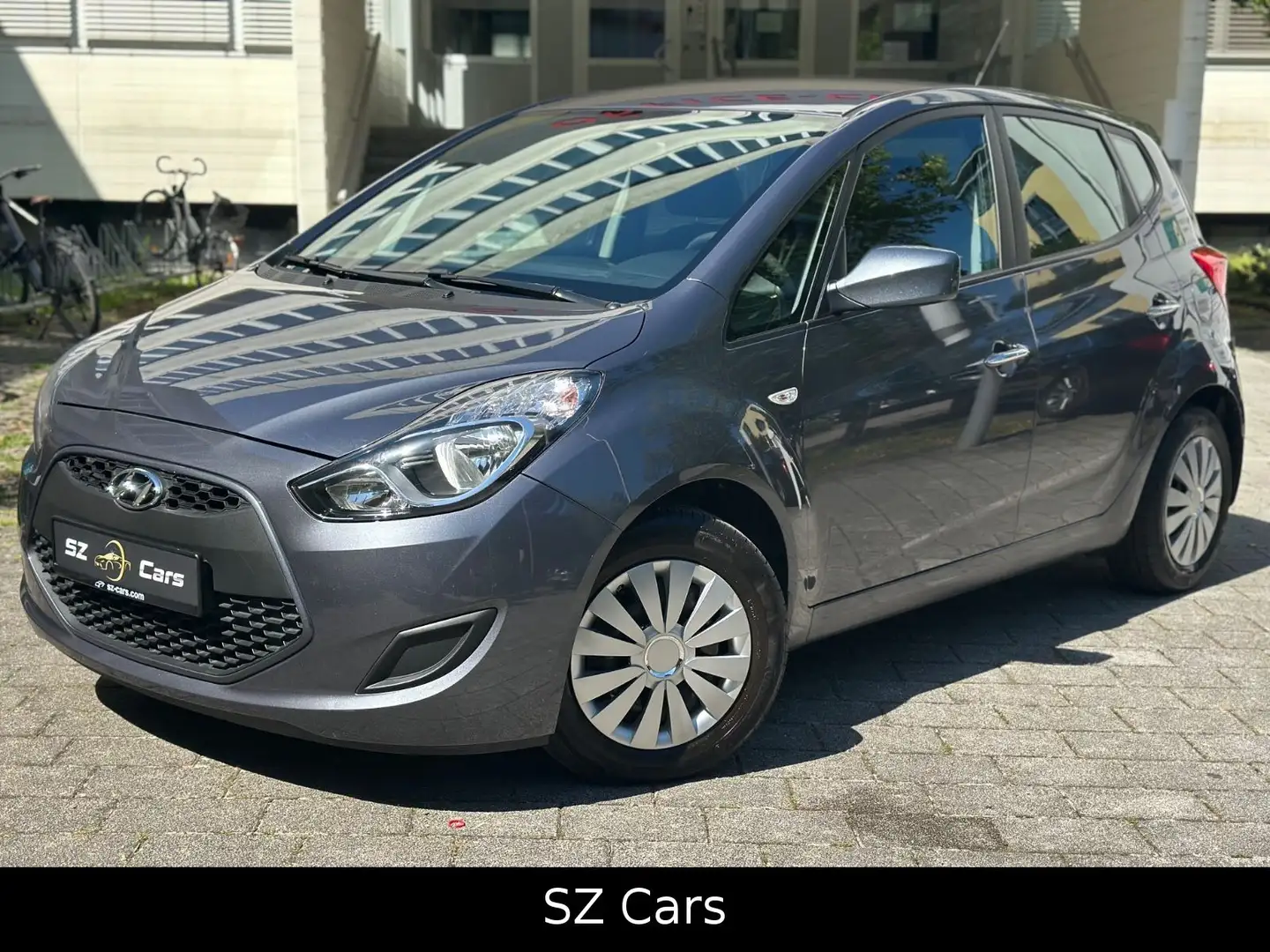 Hyundai iX20 1,6 CRDi*blue Classic*Euro6*MwSt.* Grau - 1