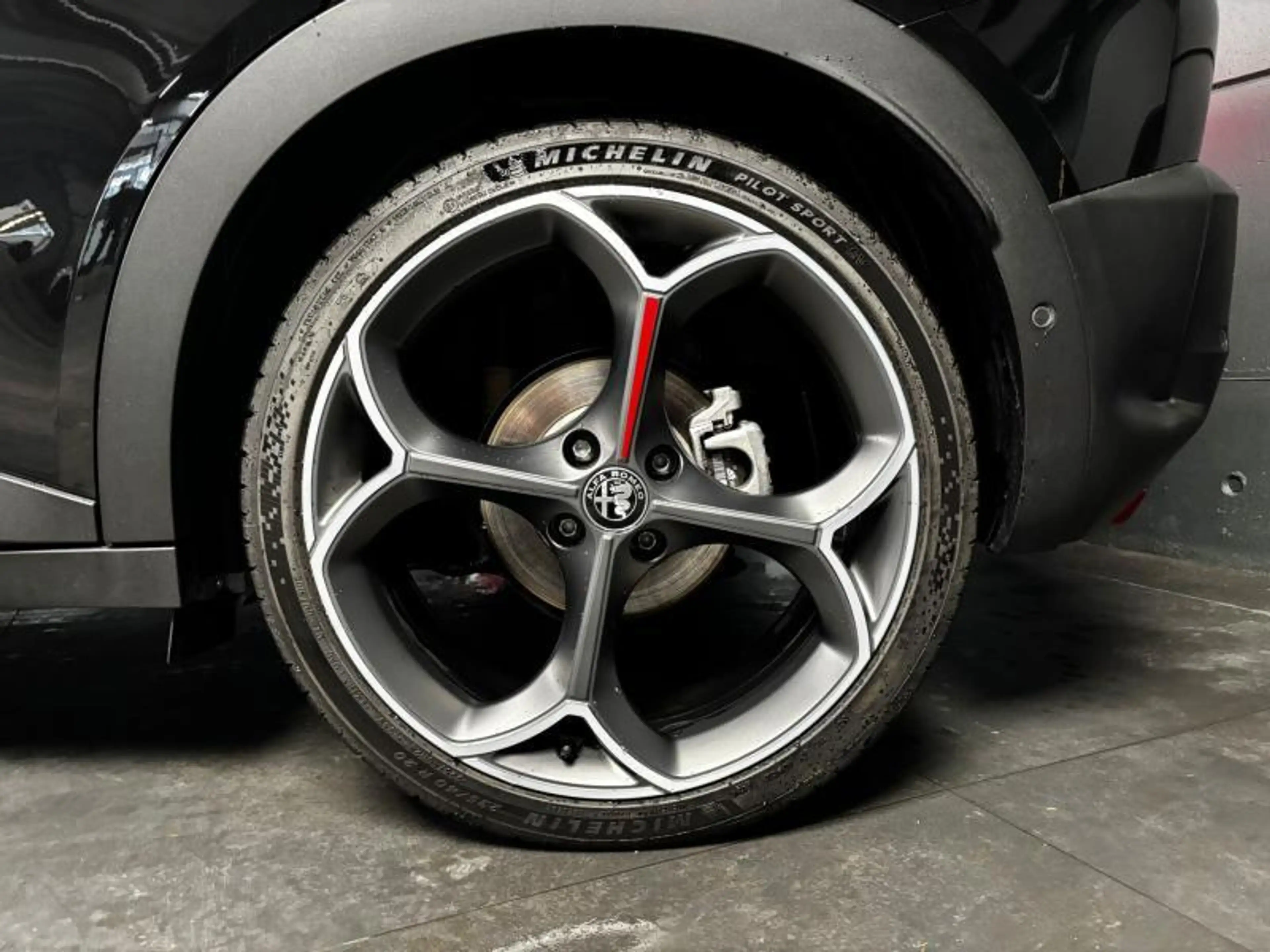 Alfa Romeo Junior Elettrica Veloce 280 Ch. — photo 5
