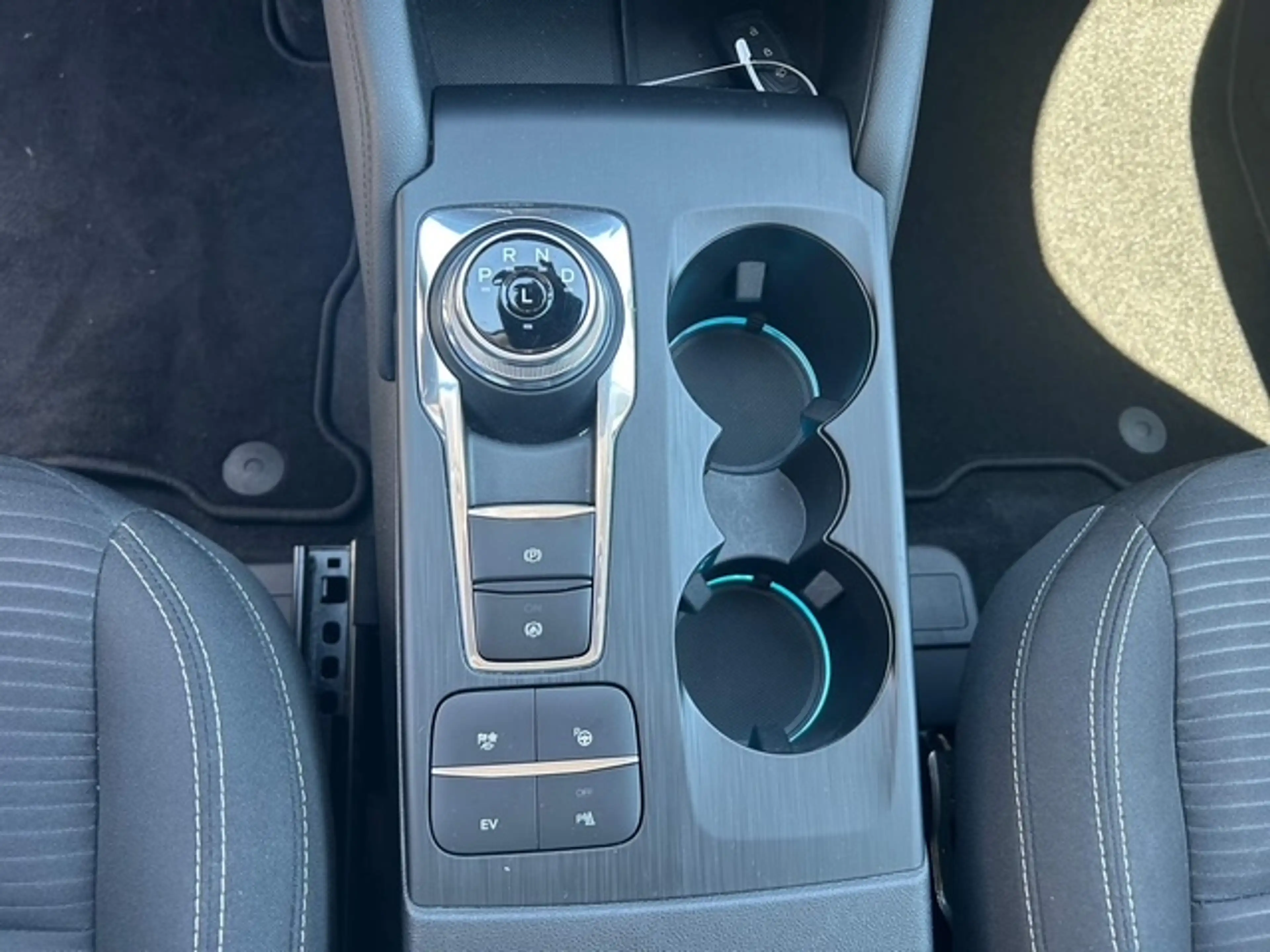 Ford Kuga 2.5 PHEV Titanium #AHK schwenkbar #ACC — photo 13