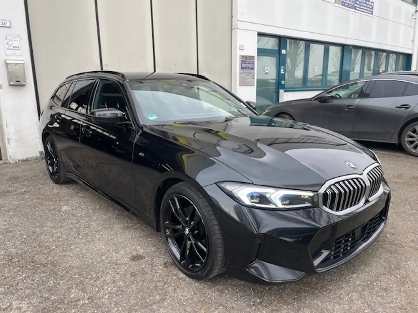 BMW 320 320d Touring mhev 48V xdrive MSport auto Nero - 2