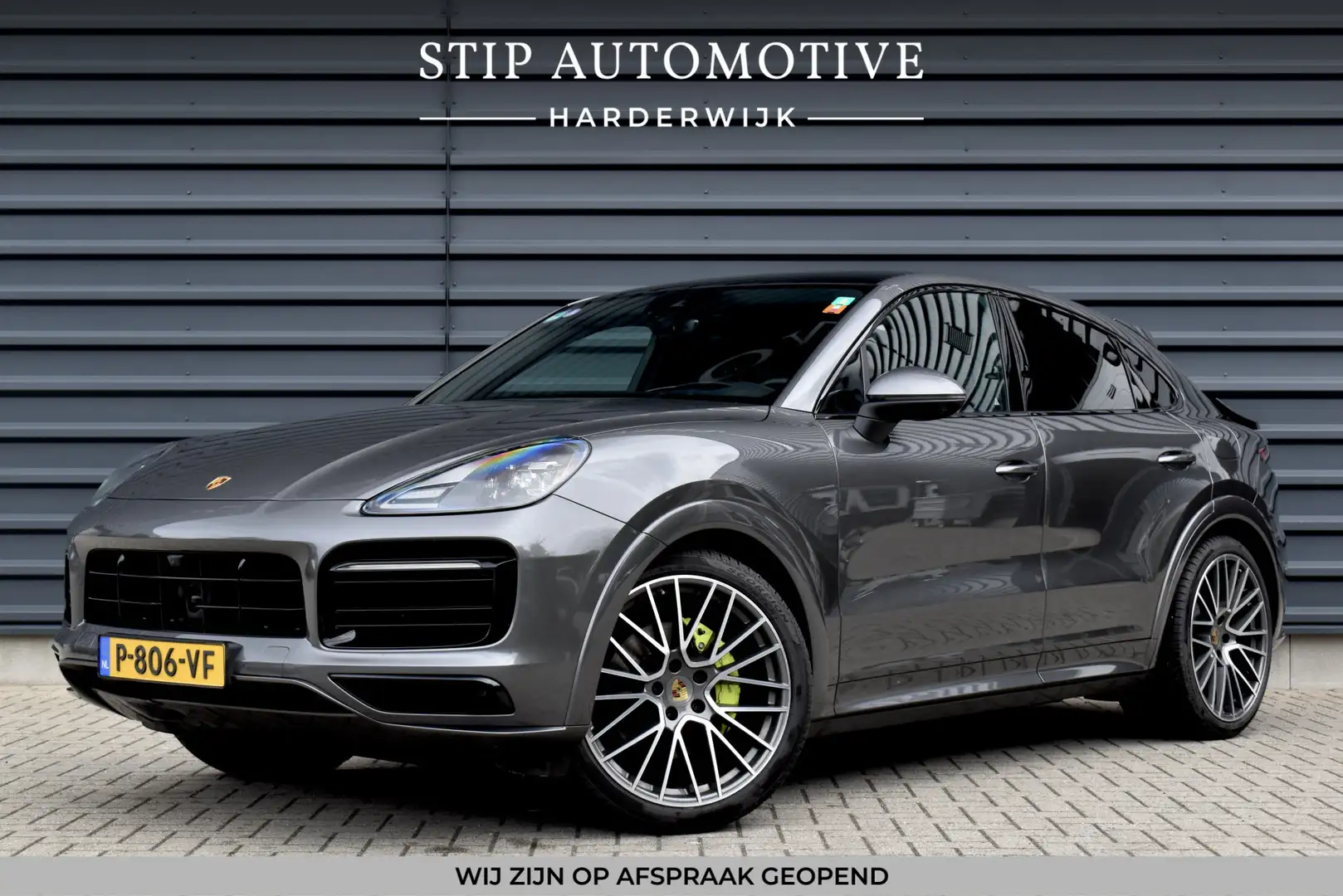 Porsche Cayenne Coupé (8-7 beschikbaar) 3.0 E-Hybrid 462pk Sport D Grijs - 1