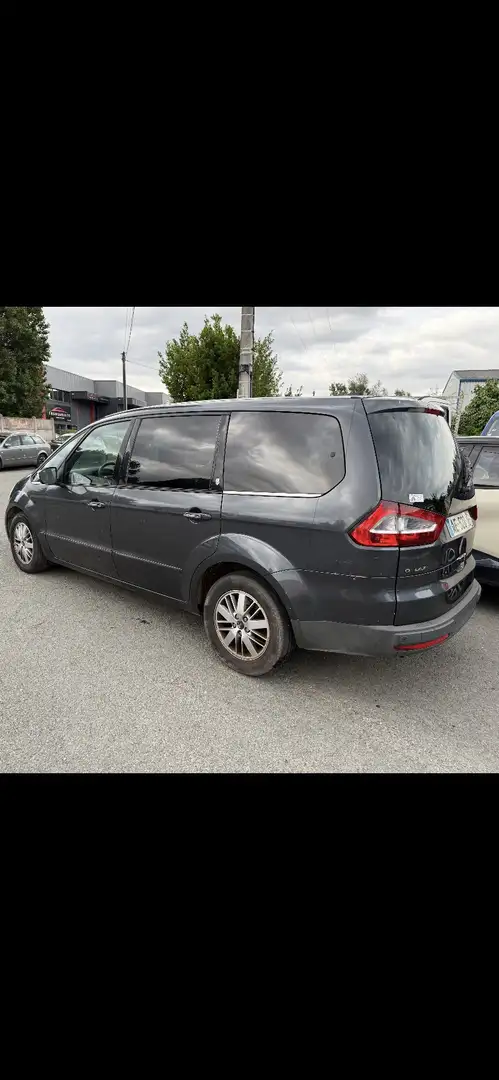 Ford Galaxy II 2.0 TDCi 140 Ghia - 2