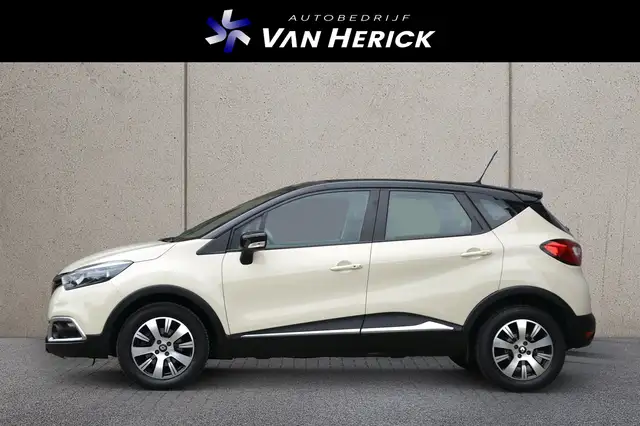 Renault Captur view 2