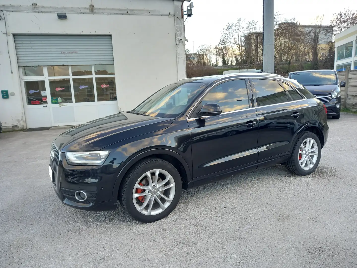 Audi Q3 2.0 tdi Advanced quattro 177cv s-tronic Noir - 2