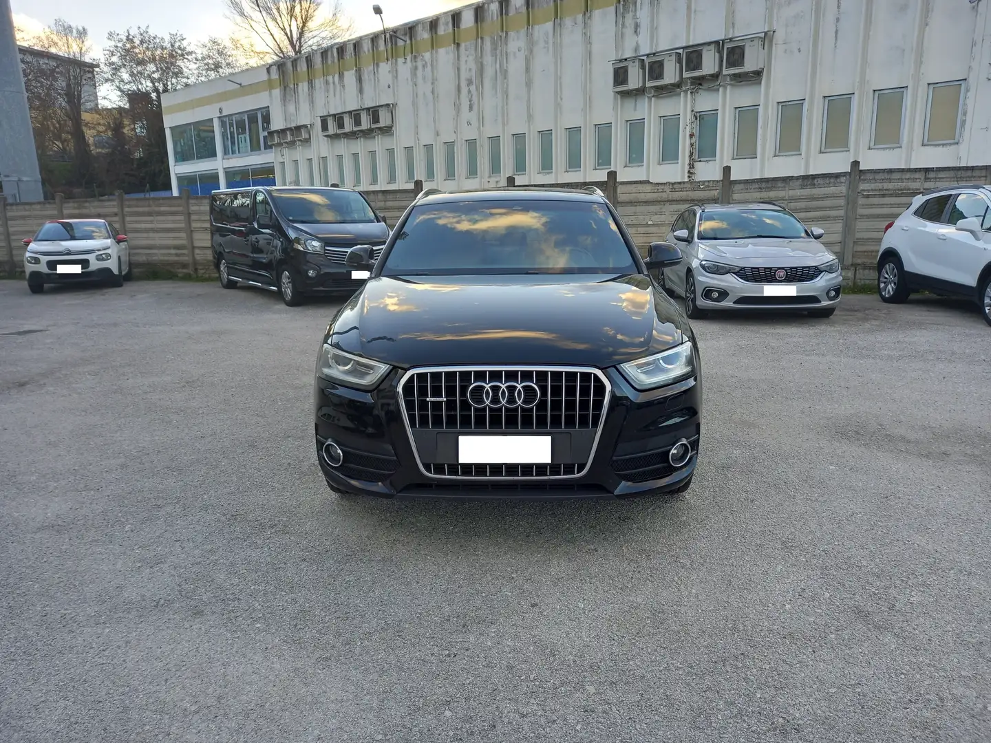 Audi Q3 2.0 tdi Advanced quattro 177cv s-tronic Noir - 1