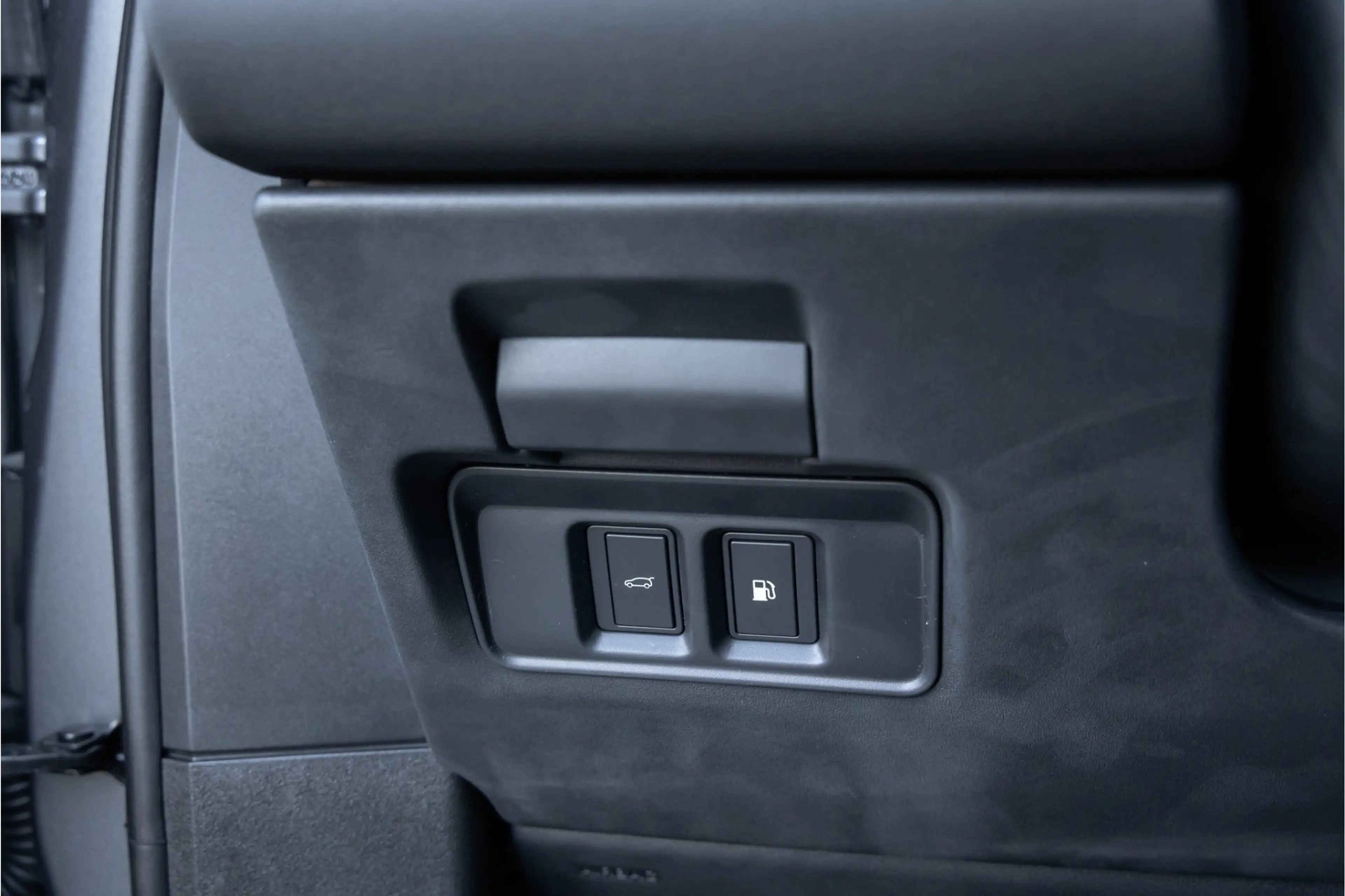 Land Rover Range Rover Evoque P270e PHEV AWD Dynamic SE 20'' - Eiger Grey — photo 37
