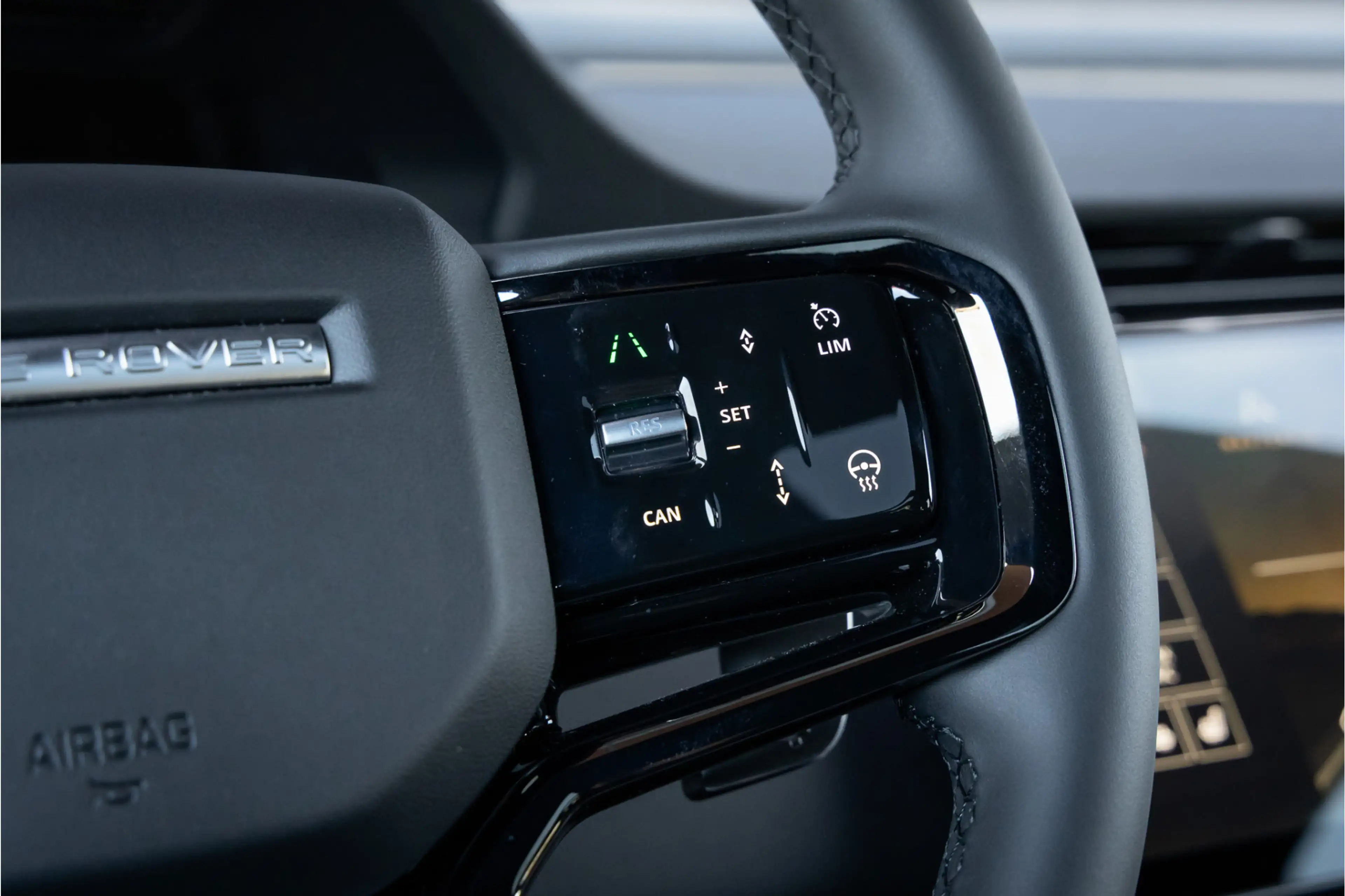Land Rover Range Rover Evoque P270e PHEV AWD Dynamic SE 20'' - Eiger Grey — photo 39