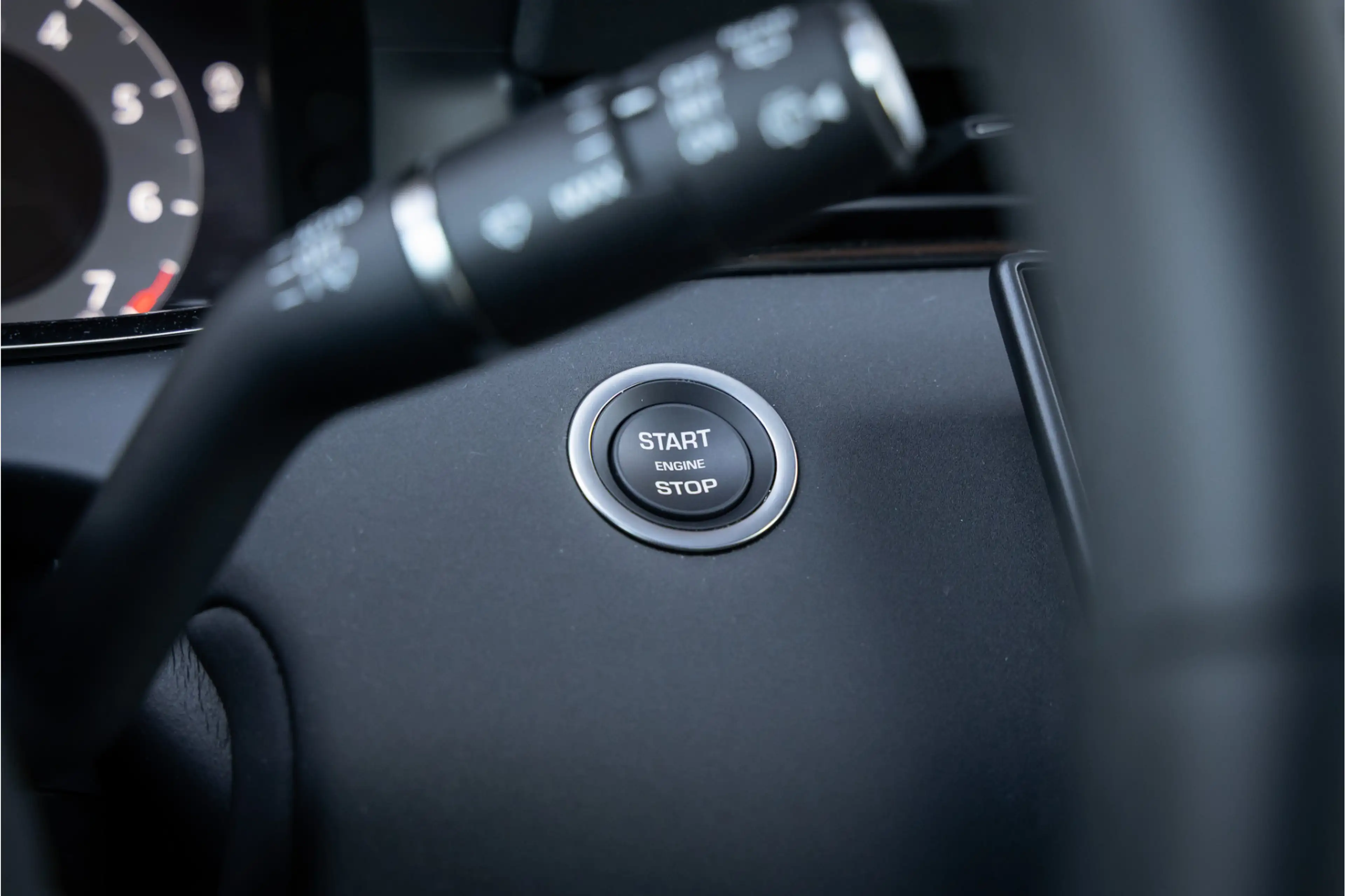 Land Rover Range Rover Evoque P270e PHEV AWD Dynamic SE 20'' - Eiger Grey — photo 42