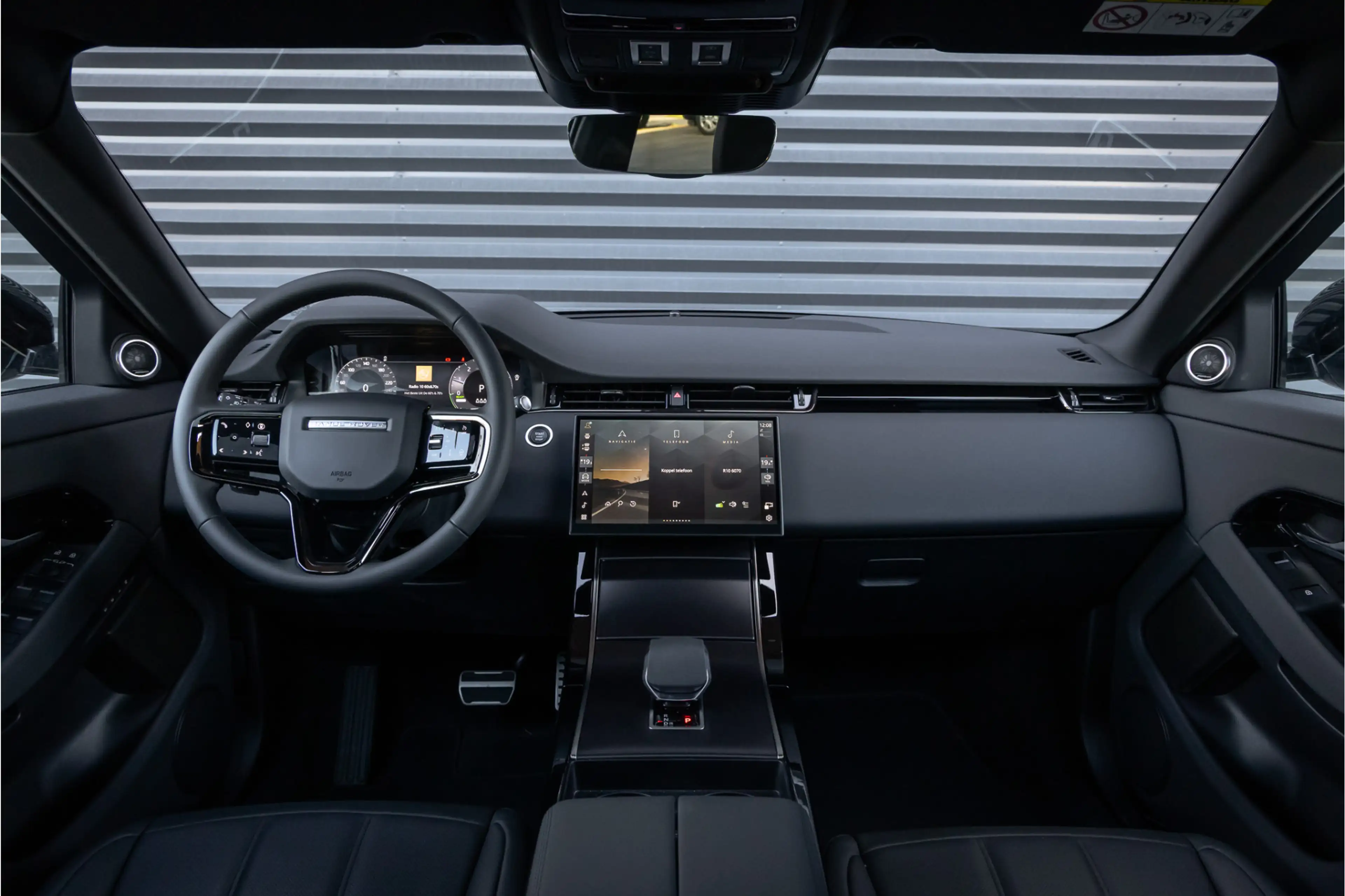 Land Rover Range Rover Evoque P270e PHEV AWD Dynamic SE 20'' - Eiger Grey — photo 18