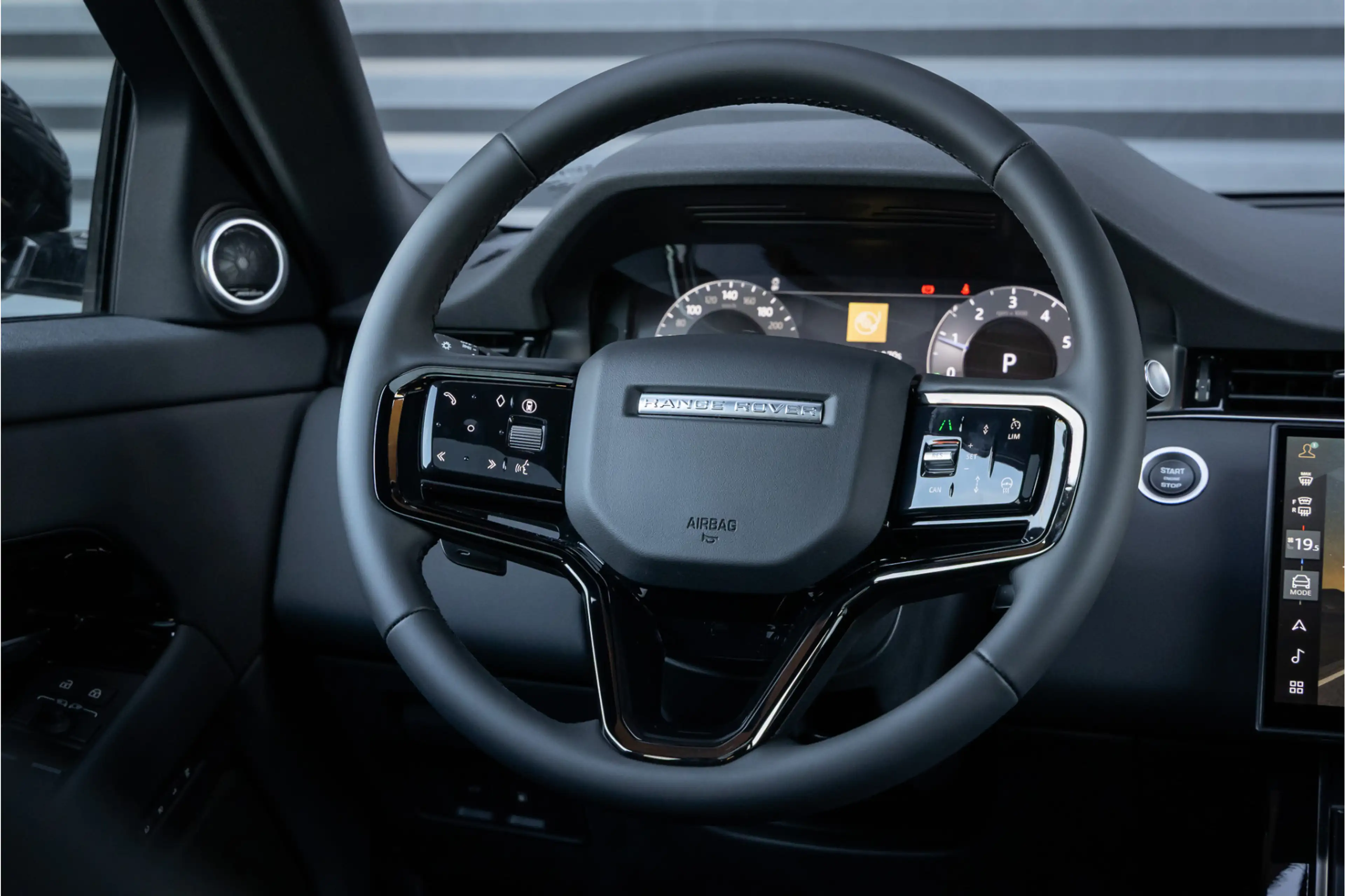 Land Rover Range Rover Evoque P270e PHEV AWD Dynamic SE 20'' - Eiger Grey — photo 19