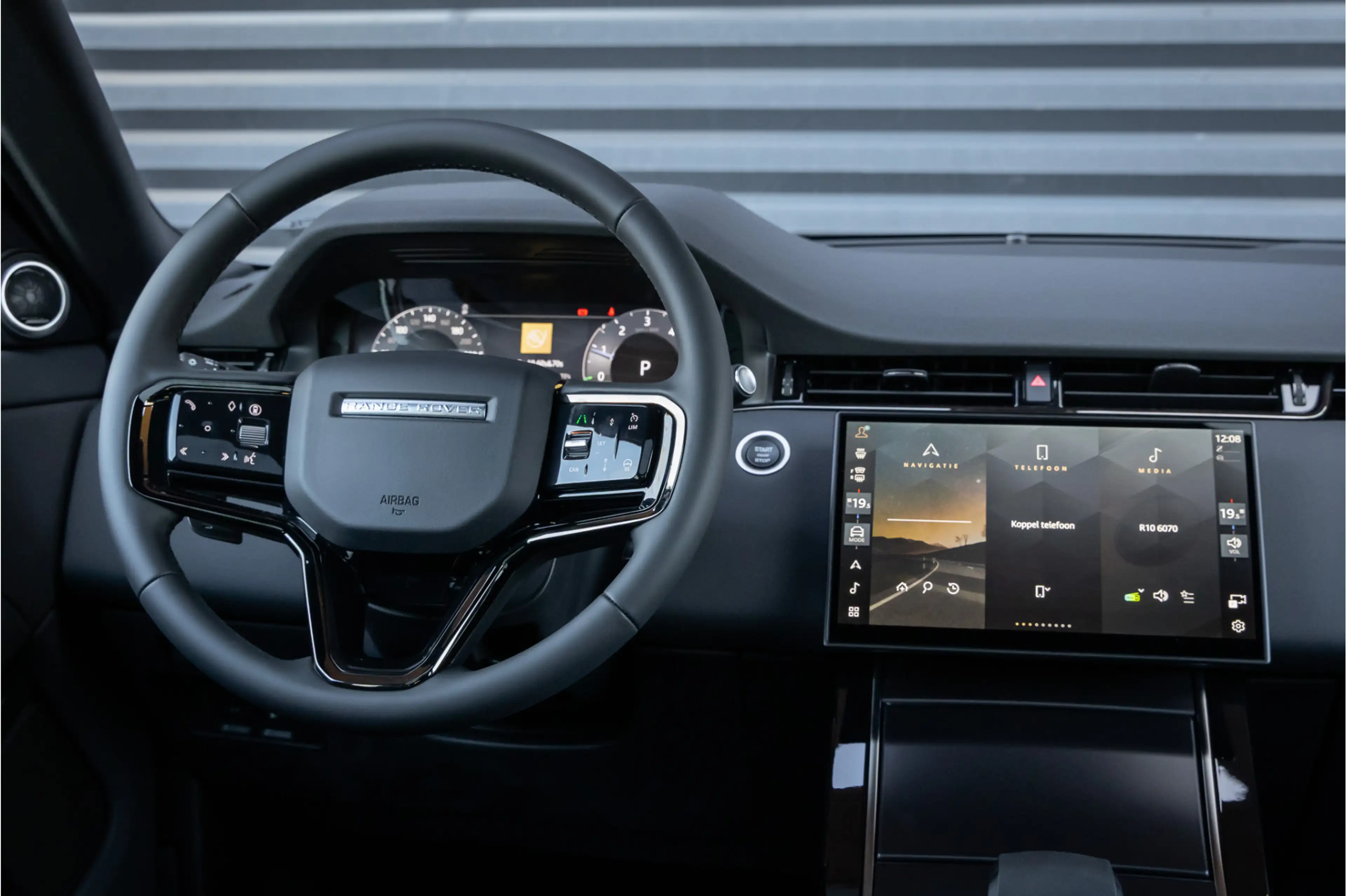 Land Rover Range Rover Evoque P270e PHEV AWD Dynamic SE 20'' - Eiger Grey — photo 46