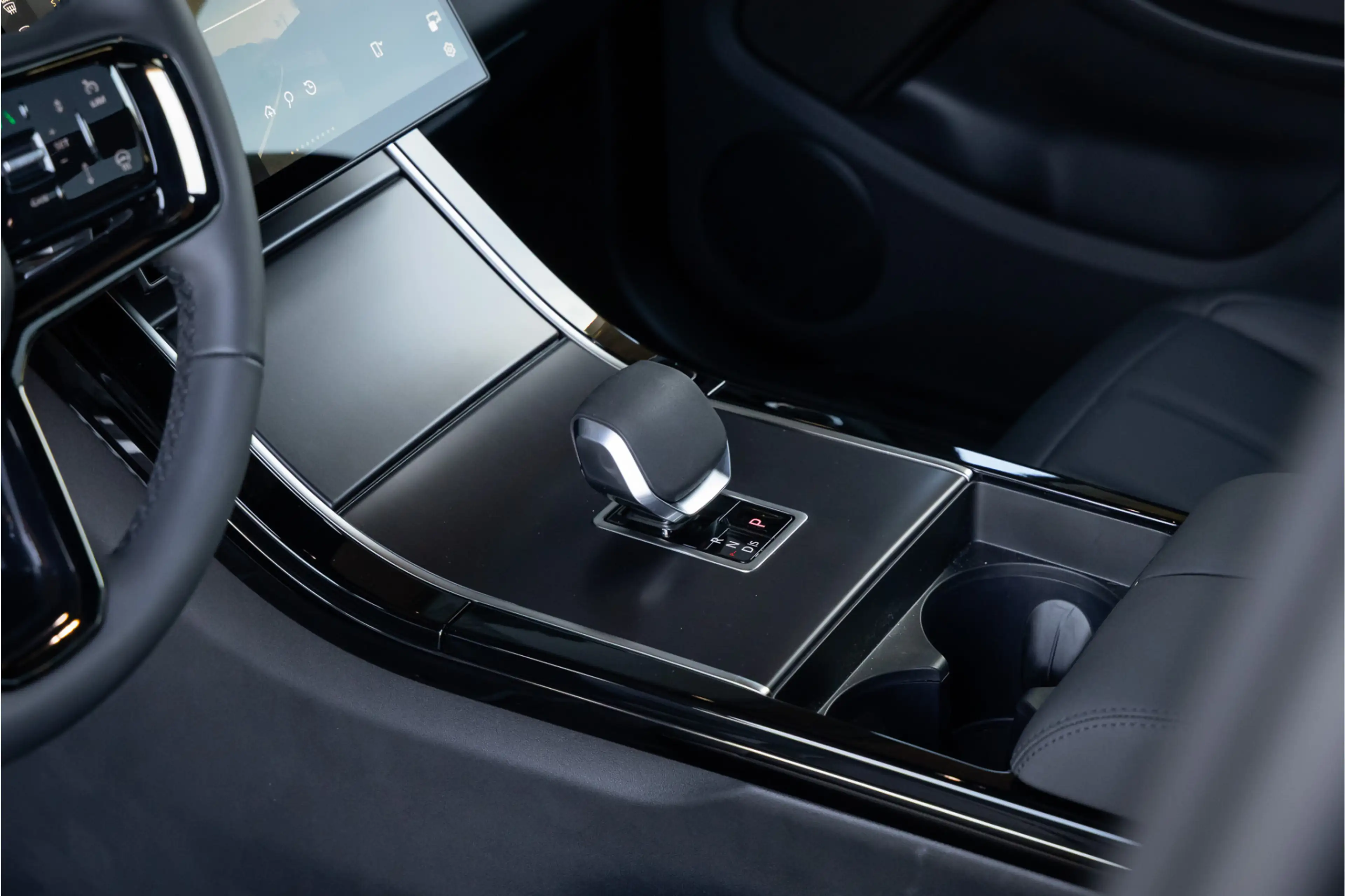 Land Rover Range Rover Evoque P270e PHEV AWD Dynamic SE 20'' - Eiger Grey — photo 9