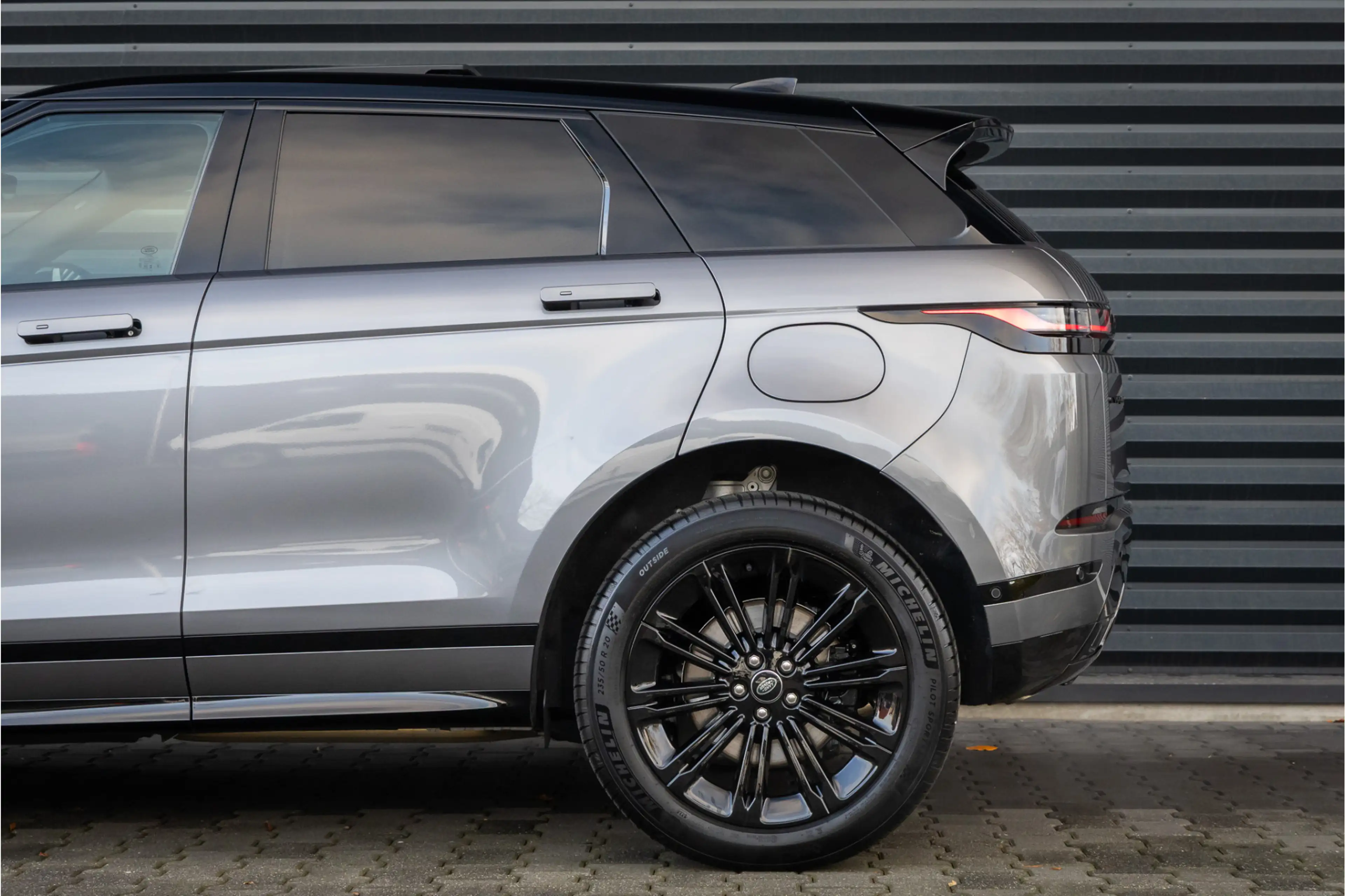 Land Rover Range Rover Evoque P270e PHEV AWD Dynamic SE 20'' - Eiger Grey — photo 29