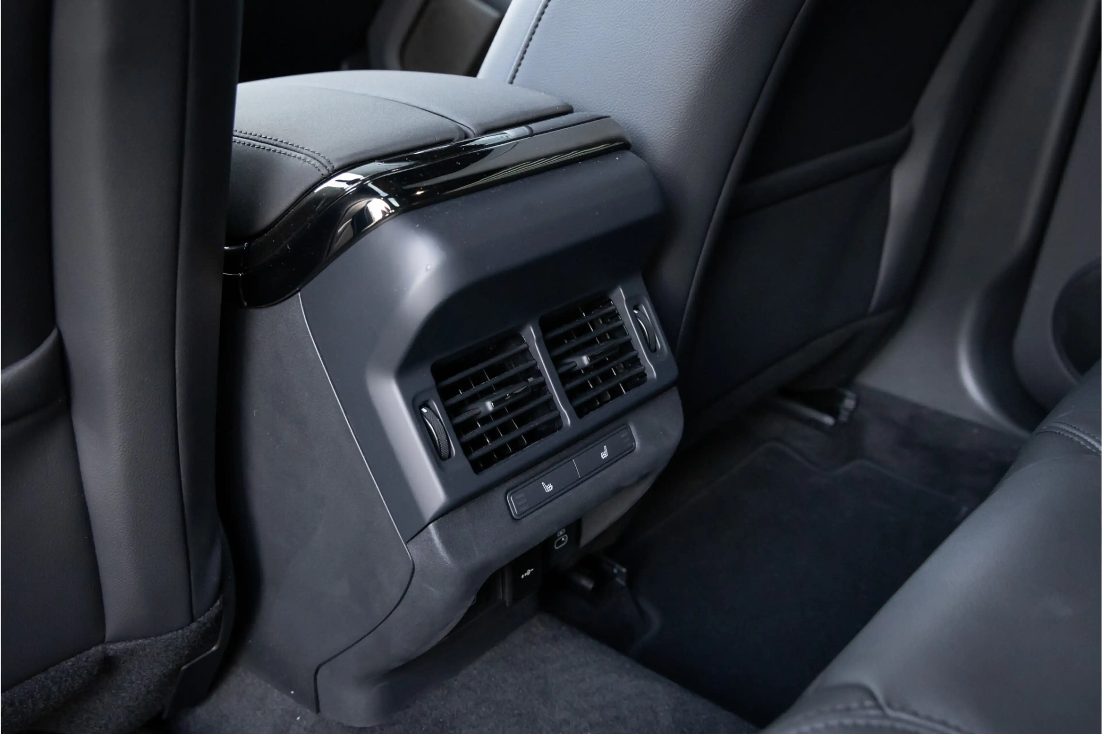 Land Rover Range Rover Evoque P270e PHEV AWD Dynamic SE 20'' - Eiger Grey — photo 31