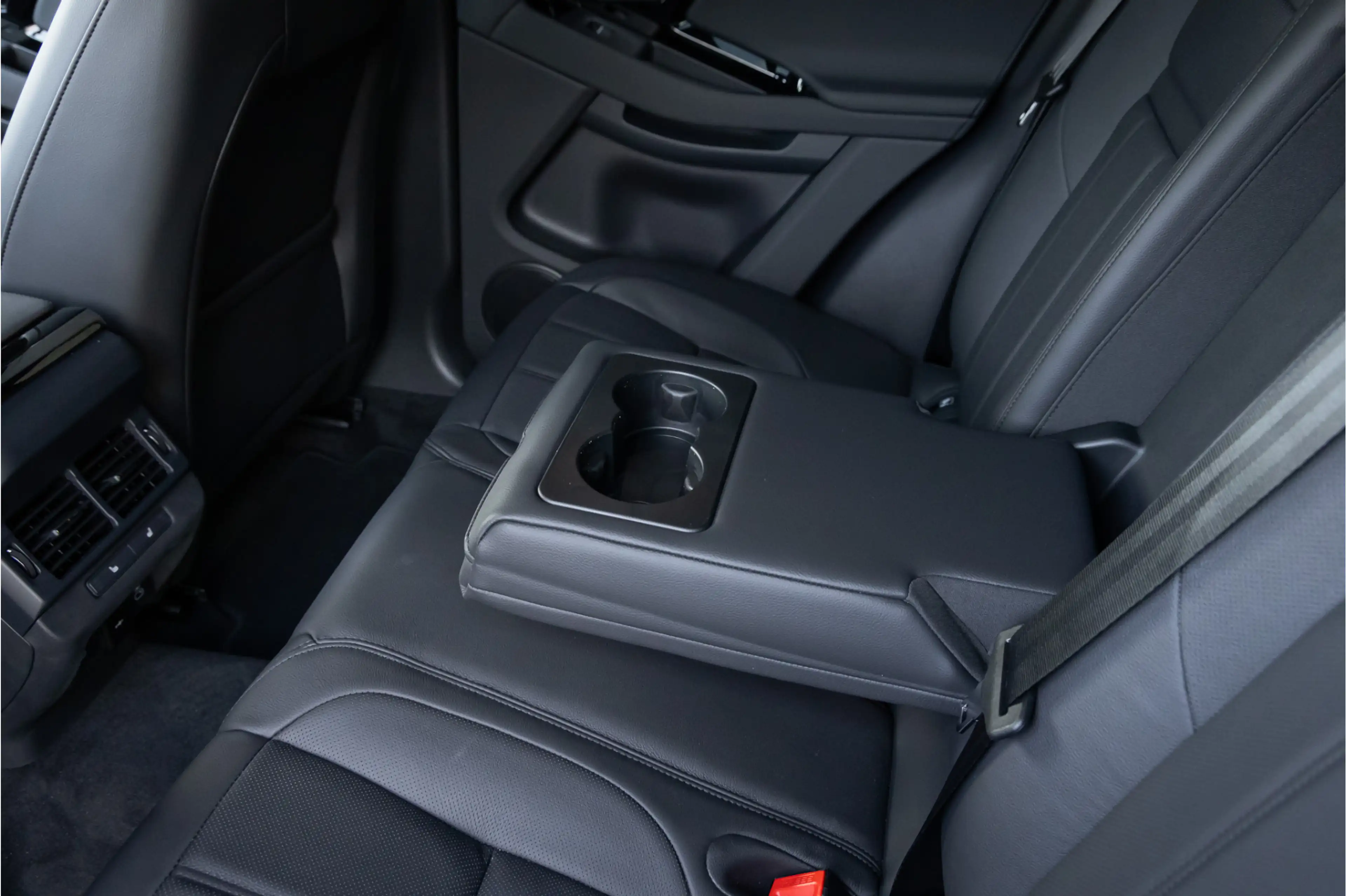 Land Rover Range Rover Evoque P270e PHEV AWD Dynamic SE 20'' - Eiger Grey — photo 32