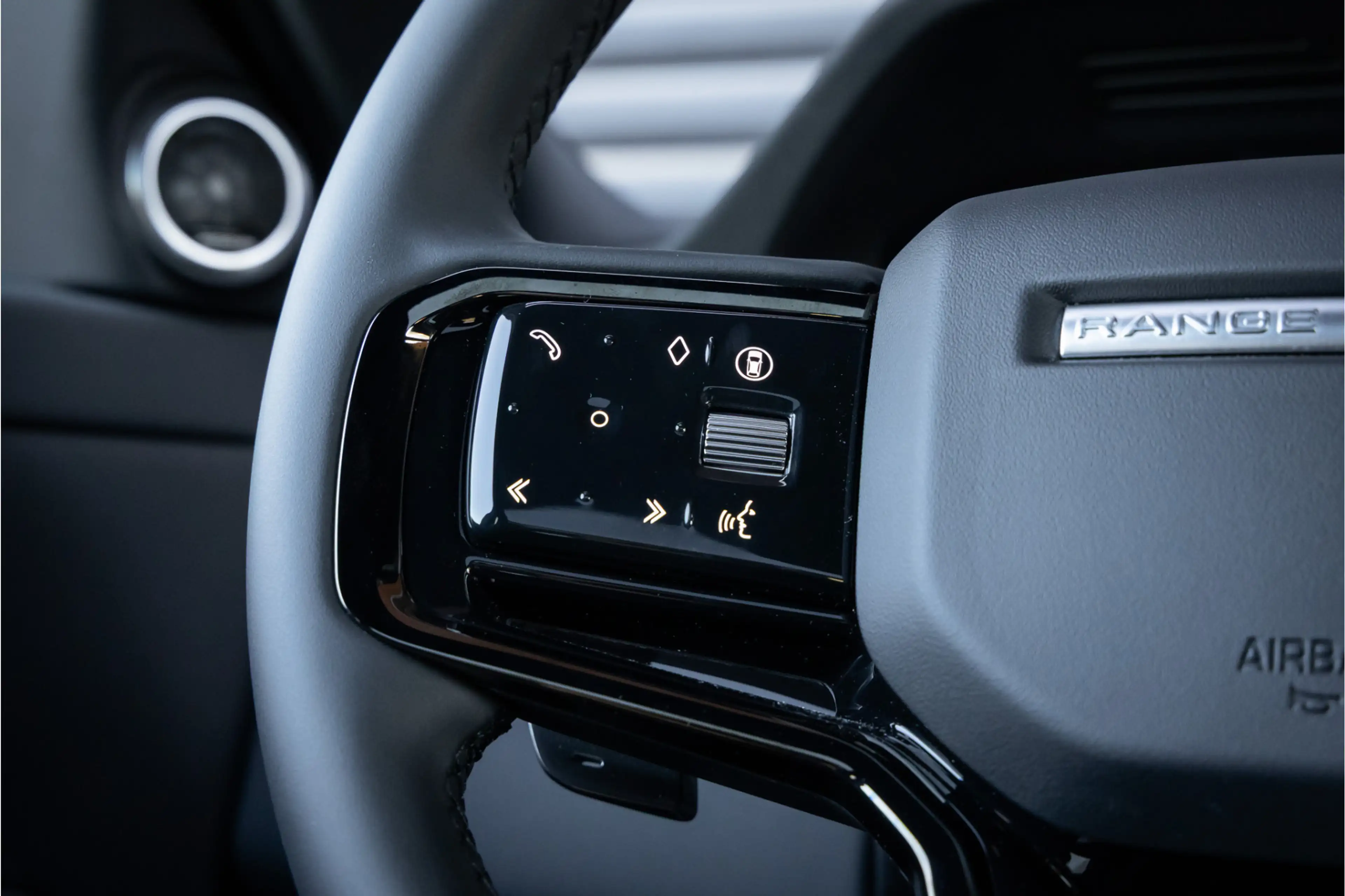 Land Rover Range Rover Evoque P270e PHEV AWD Dynamic SE 20'' - Eiger Grey — photo 38