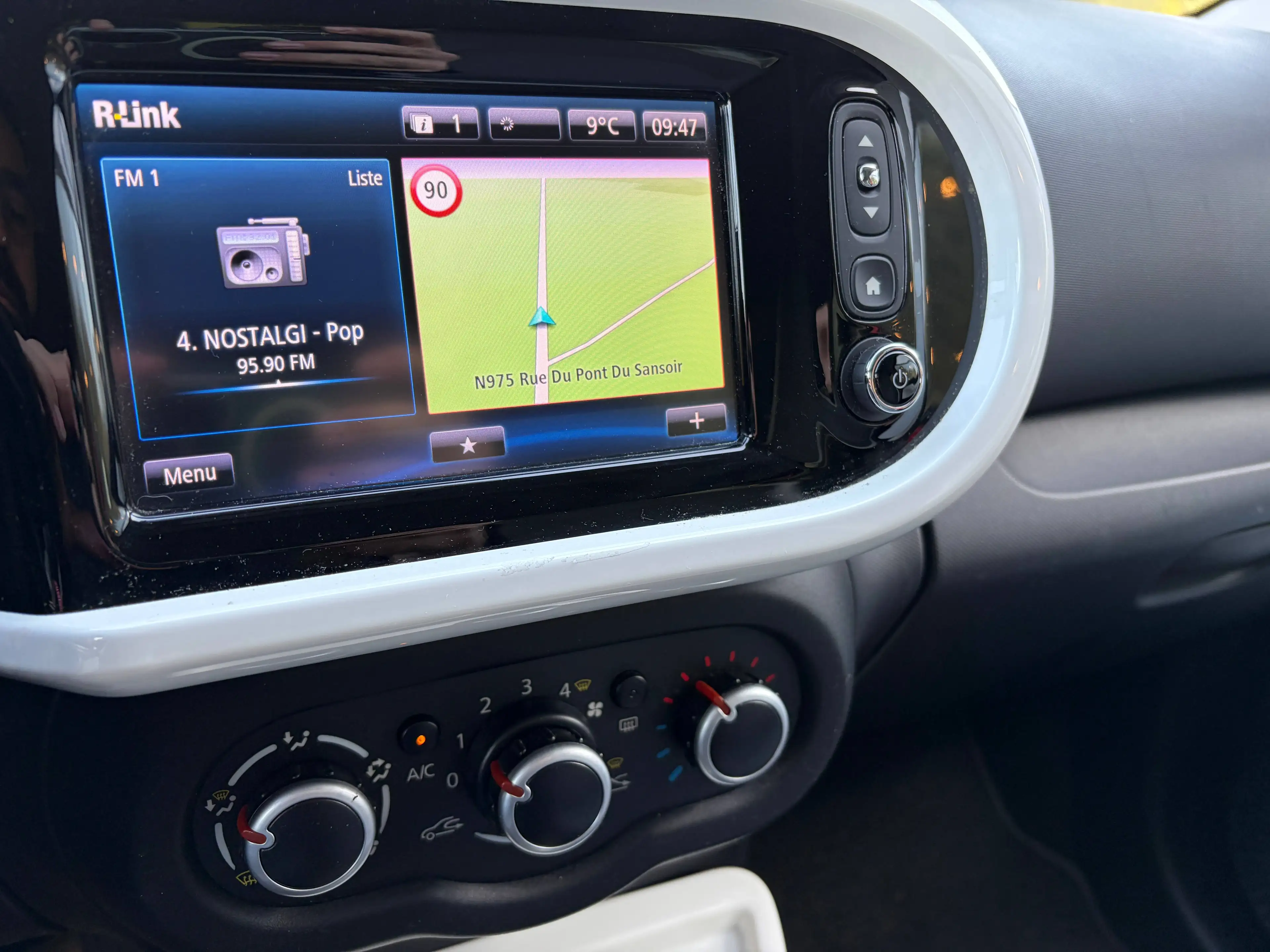 Renault Twingo Twingo 1.0i SCe Intens S — photo 10