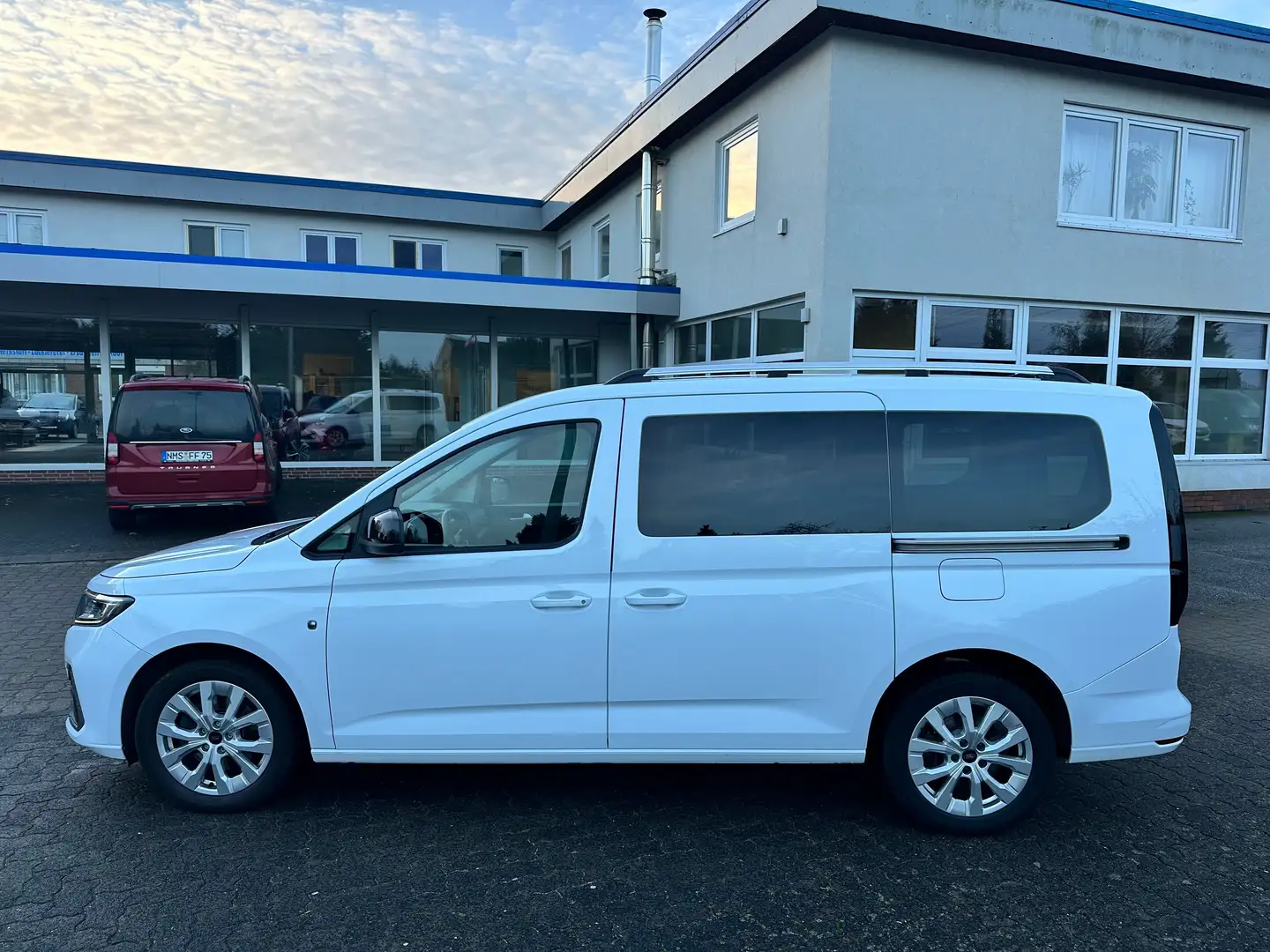 Ford Grand Tourneo Titanium Panorama Weiß - 2