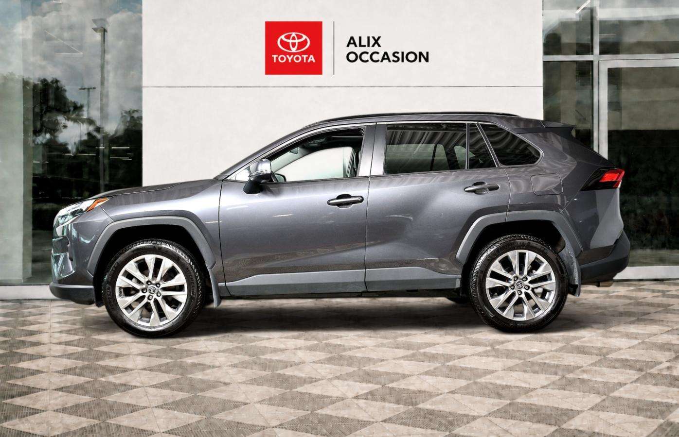 2023 Toyota RAV4 XLE AWD + CERTIFIÉ TOYOTA + 1 SEUL PROPRIO — снимка 1