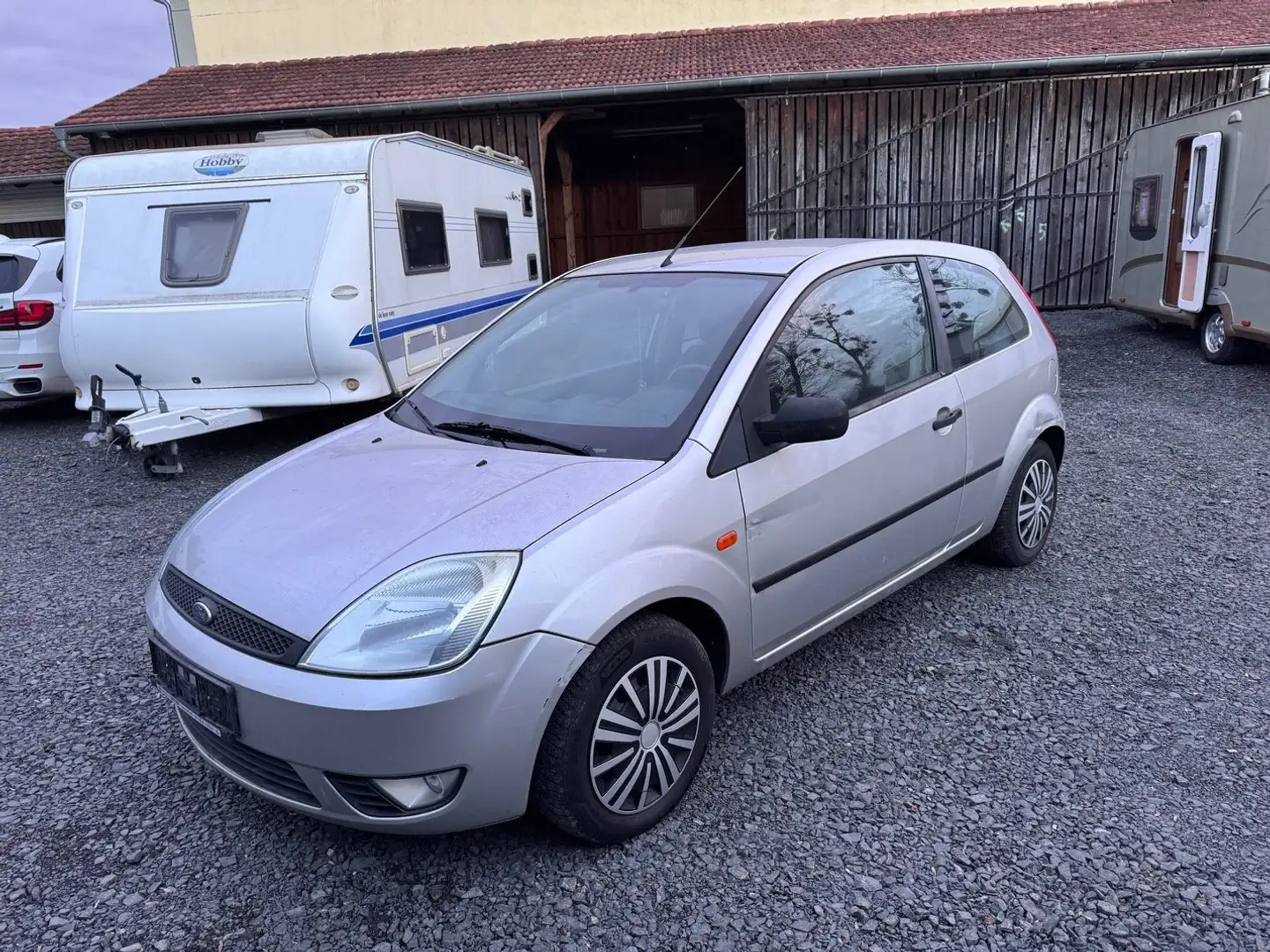 Ford Fiesta Fiesta 1.3 Ambiente Silber - 1