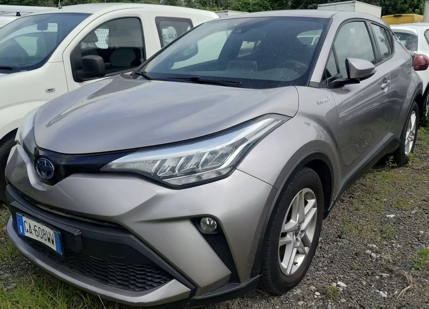 Toyota C-HR 1.8h Business e-cvt Argento - 1