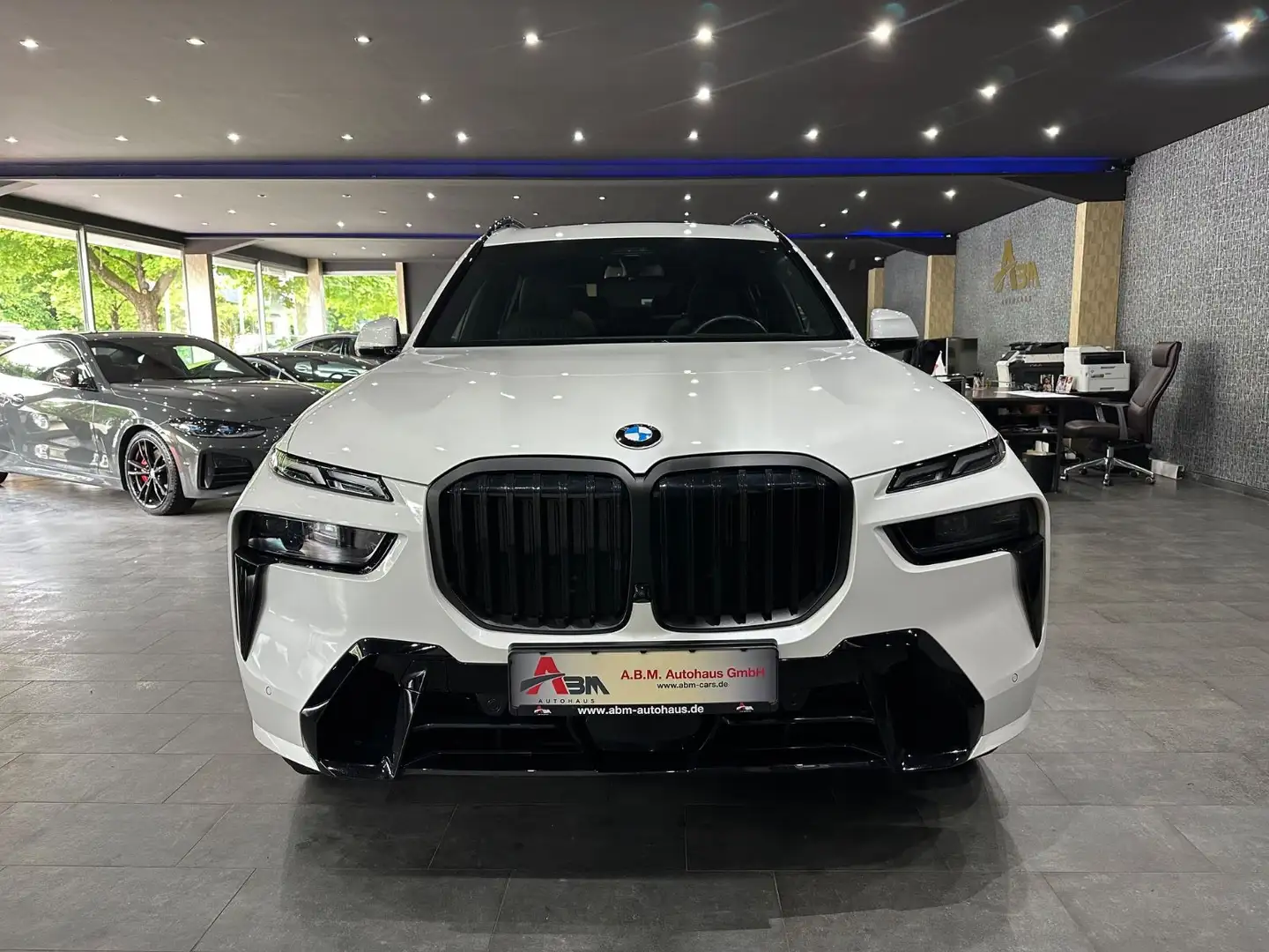BMW X7 xDrive 40d M Sport /SKY LOUNGE /MASSAGE / 1HA Alb - 2