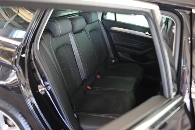 Volkswagen Passat view 13