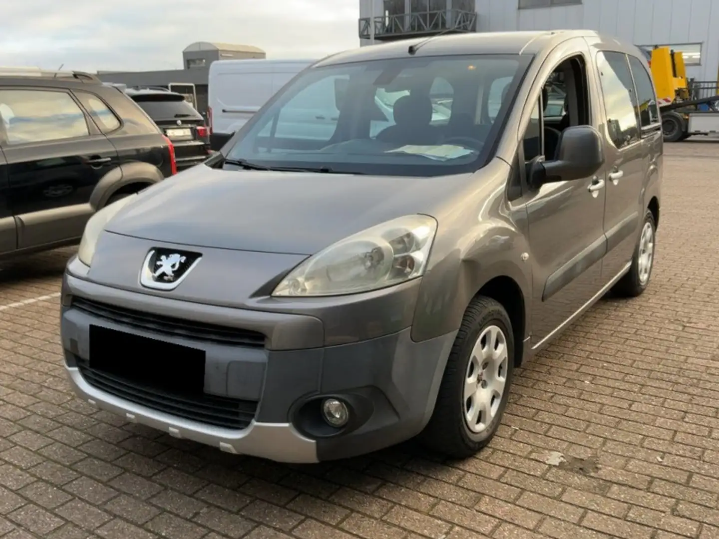 Peugeot Partner 1.6 HDI92 FAP ZENITH Gris - 2