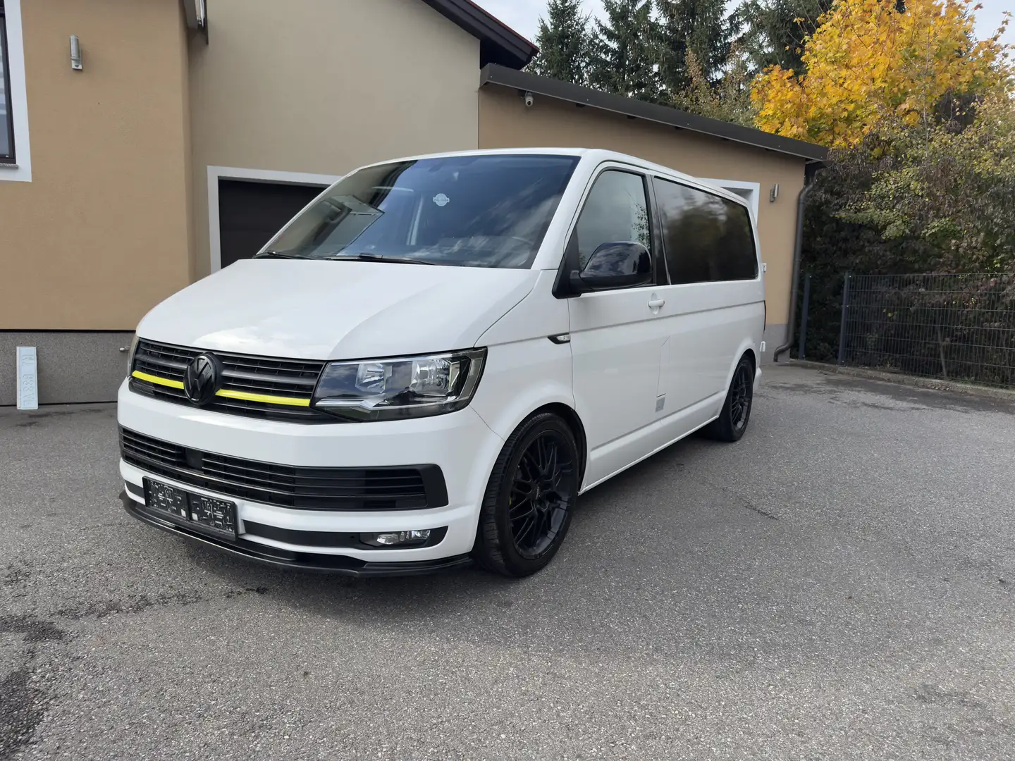 Volkswagen T6 Transporter - 1
