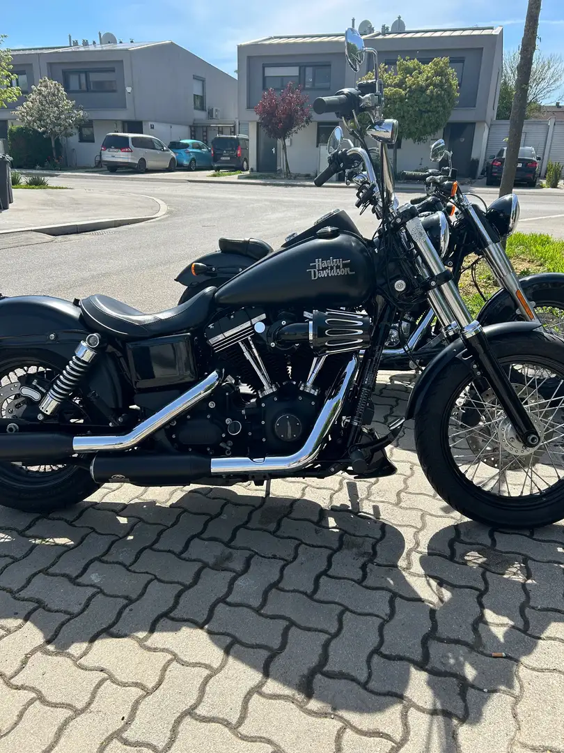 Harley-Davidson Dyna Street Bob Negru - 1