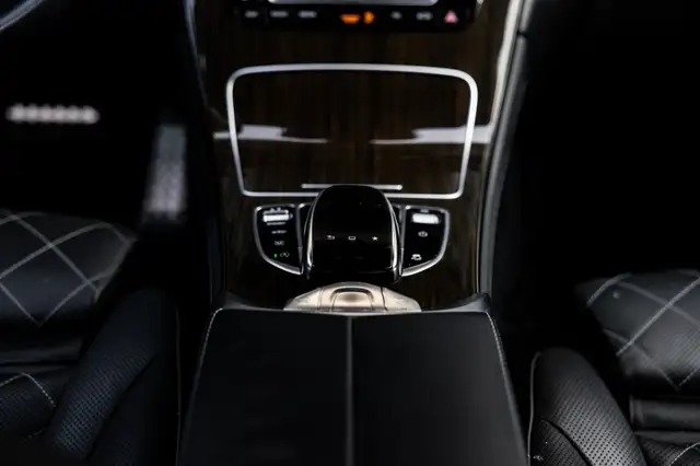 Mercedes-Benz GLC view 18