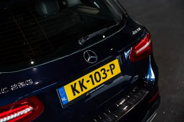 Mercedes-Benz GLC view 20