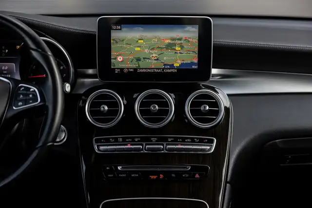 Mercedes-Benz GLC view 24