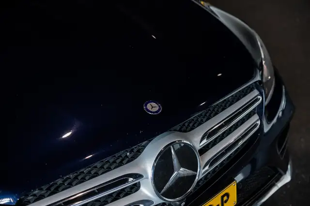 Mercedes-Benz GLC view 17