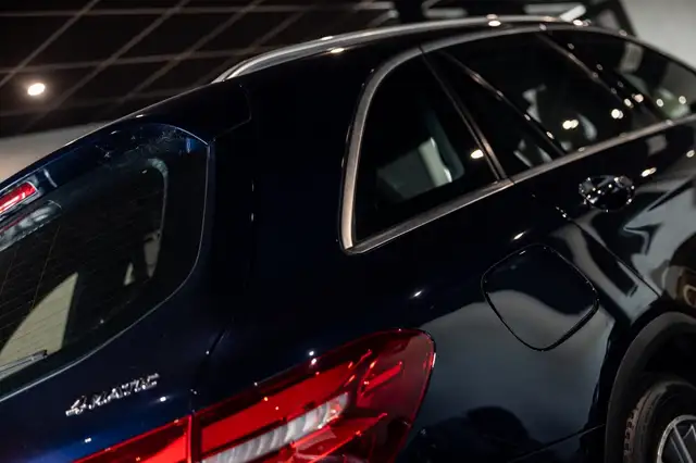 Mercedes-Benz GLC view 12
