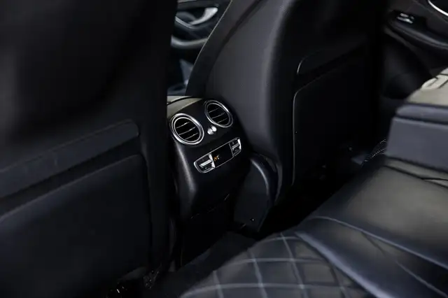 Mercedes-Benz GLC view 28