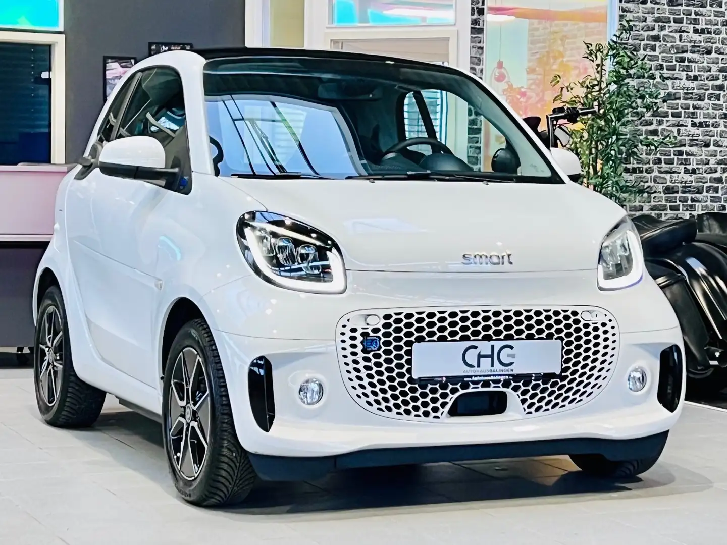 smart forTwo coupe EQ|PANO|KAMERA|LED|LK+SHZ|TEMPOMAT Weiß - 1
